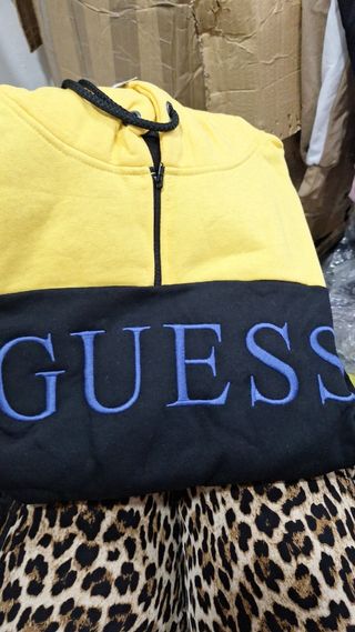Sudadera Guess Amarilla y Negra