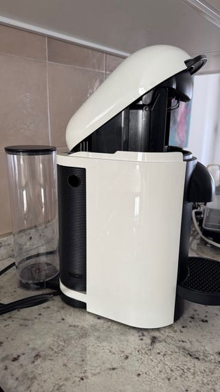 Cafetera Nespresso VERTUO Pop Blanca