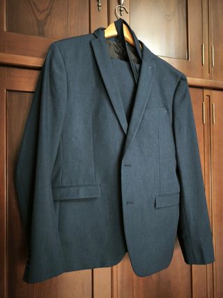 Traje Zara Azul Talla L con Corbata