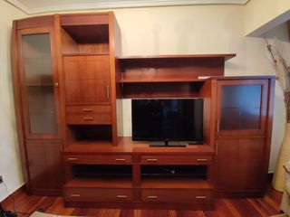 Mueble de salón madera y cristal