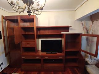 Mueble de salón madera y cristal