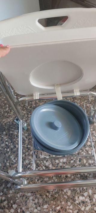 Silla de ruedas wc con inodoro  sin estrenar 