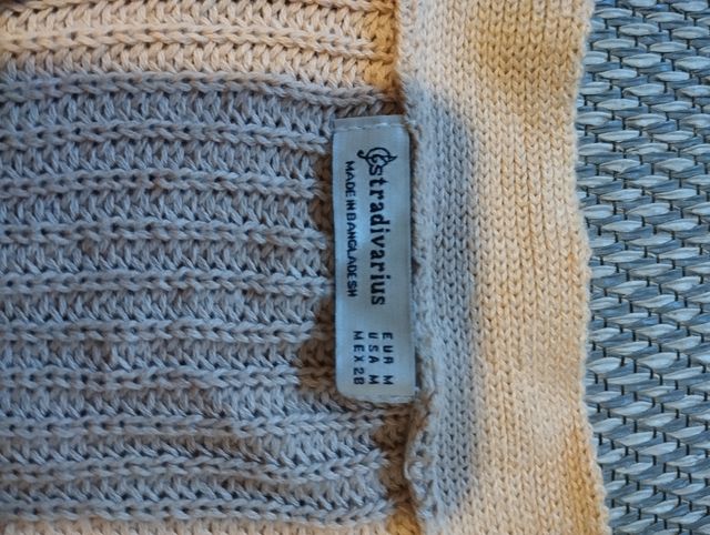 Chaqueta beige de punto