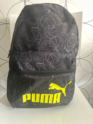 Mochila Puma Negra con Diseño de Balones