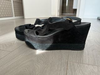 Sandalias de ante con plataforma