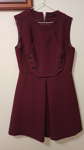 Vestido burdeos sin mangas