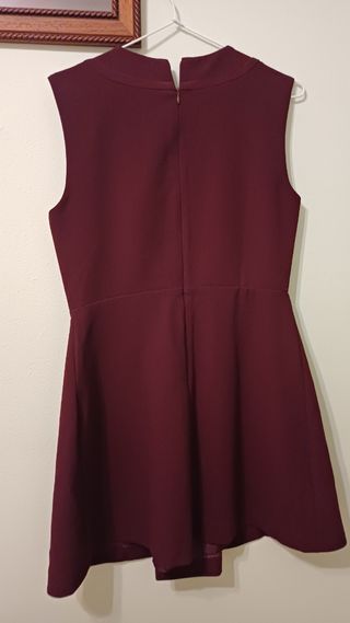 Vestido burdeos sin mangas