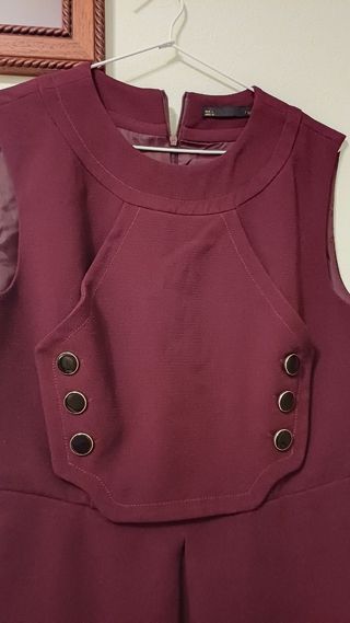 Vestido burdeos sin mangas