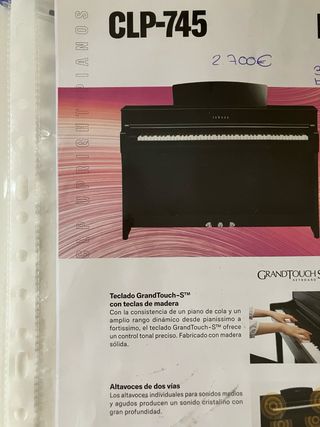 Piano Digital Yamaha CLP-745