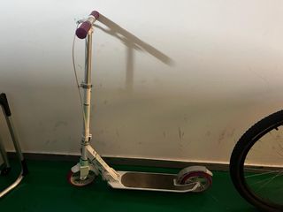 Patinete plegable morado y verde