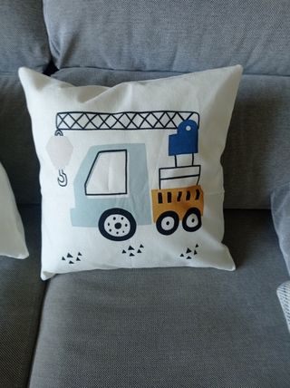 Cojines infantiles con dibujos de vehículos
