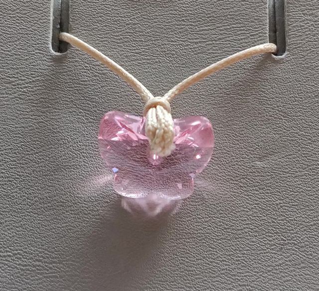 Colgante Mariposa en cristal Swarovski rosa.