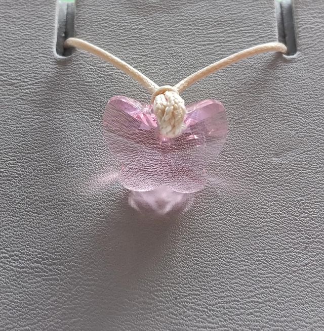 Colgante Mariposa en cristal Swarovski rosa.