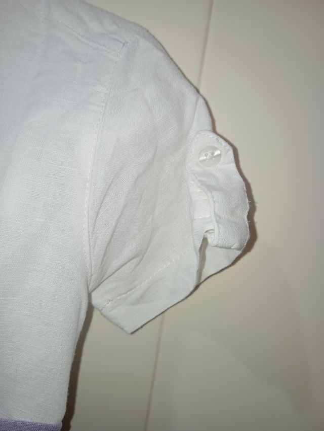 Conjunto de lino blanco y lila