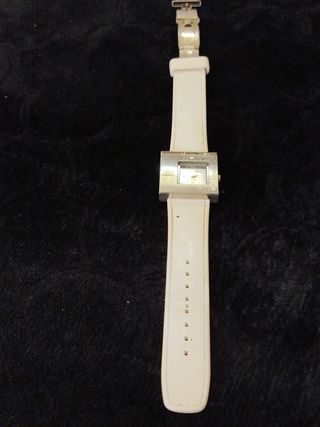 Reloj Swatch Mujer Plata y blanco 