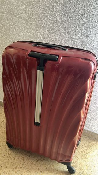 Maleta Samsonite Roja 85x60
Una rueda se sale 