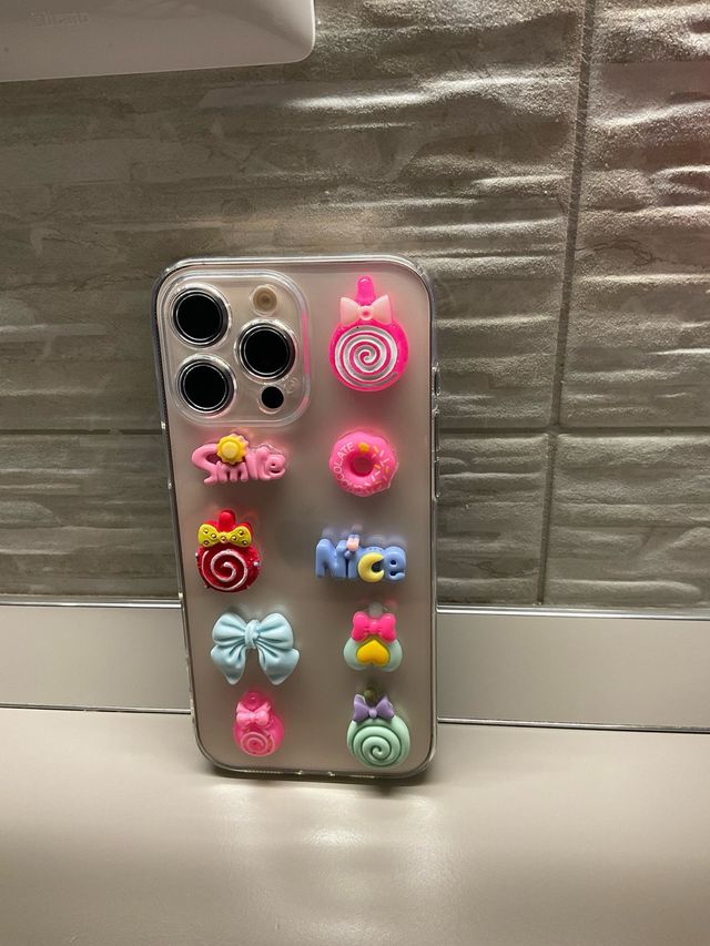 Cover iPhone 16 Pro Max con decorazioni