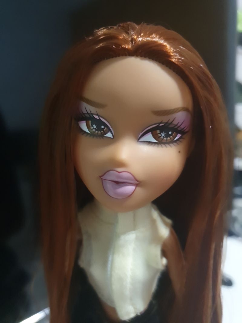 Muñeca Bratz con pelo largo de segunda mano por 30 EUR en Banyoles