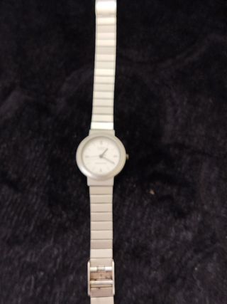 Reloj Casio Mujer Plata y Blanco