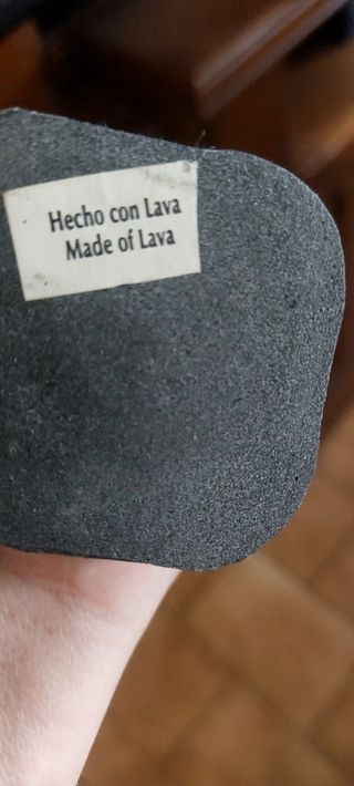 Figura de mujer de piedra