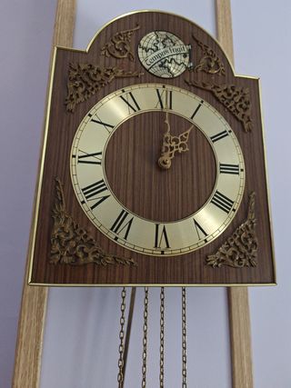 Reloj de cuco antiguo