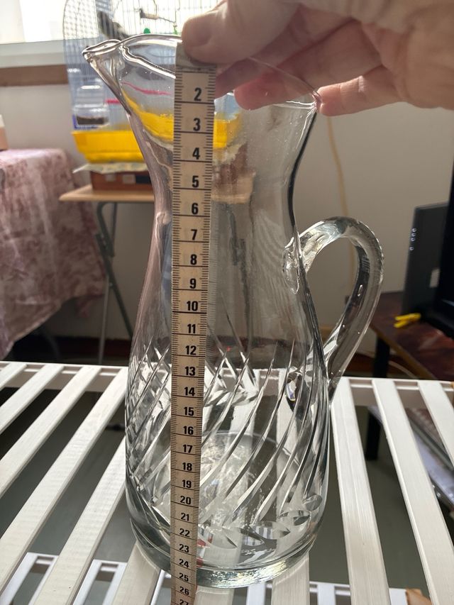 Jarra de cristal con diseño