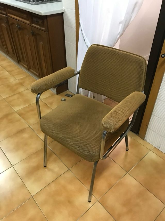 Silla Oficina Vintage Tela y Metal. tengo 2