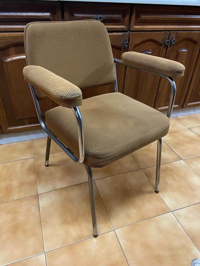 Silla Oficina Vintage Tela y Metal. tengo 2