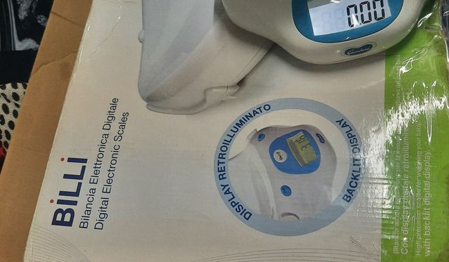 Bilancia Digitale per Neonati – Ergonomica, Sicura