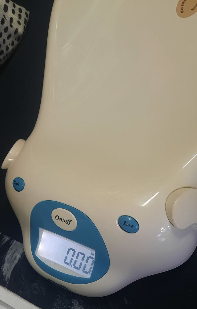 Bilancia Digitale per Neonati – Ergonomica, Sicura