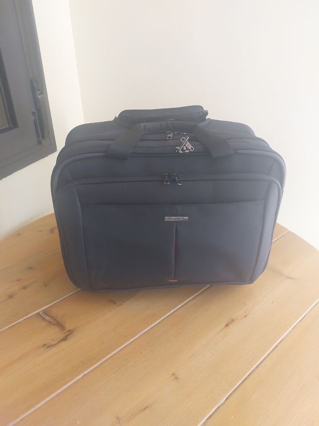 Maletín con ruedas Samsonite Rolling Tote 17.3"