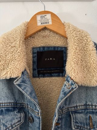 Cazadora vaquera Zara con forro de borreguito