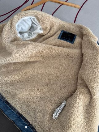 Cazadora vaquera Zara con forro de borreguito