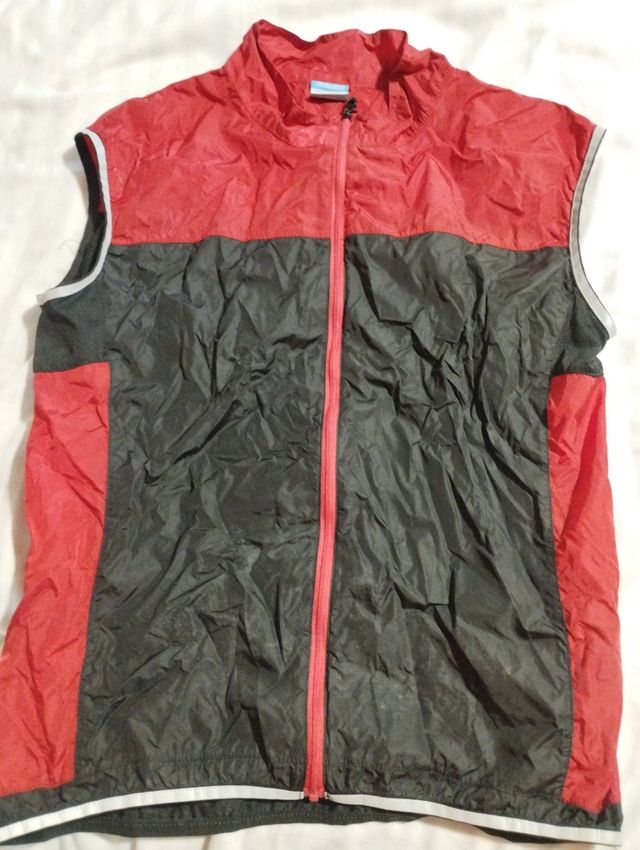 Cortavientos ciclismo rojo y negro