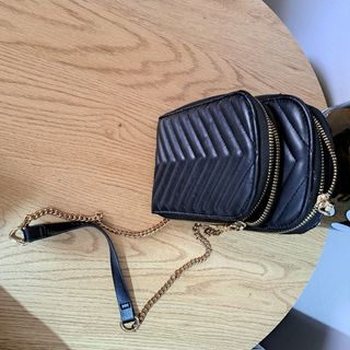 Bolso bandolera mujer negro y dorado