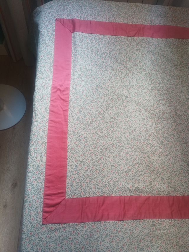 Cobertor rosa y blanco