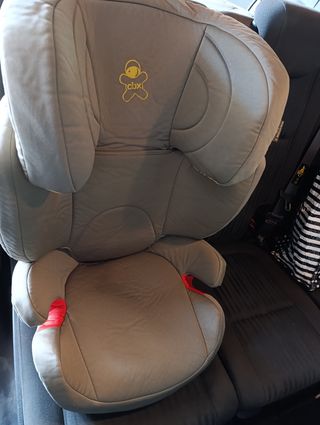 Silla de coche Cybex con Isofix.
45€-1.   80€-2.
