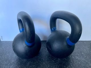 2 Pesas Rusas 12kg Bear Fitness