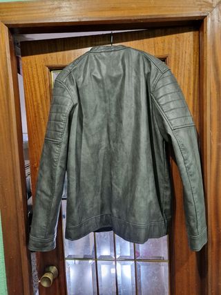 Diferentes chaquetas talla L chicos.