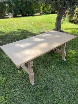 Mesa de madera rústica