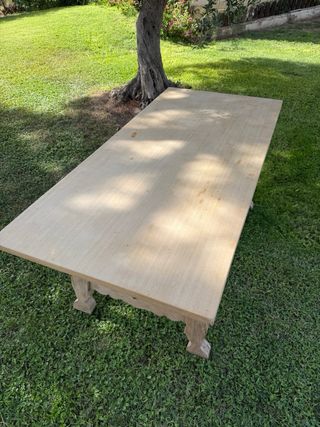 Mesa de madera rústica