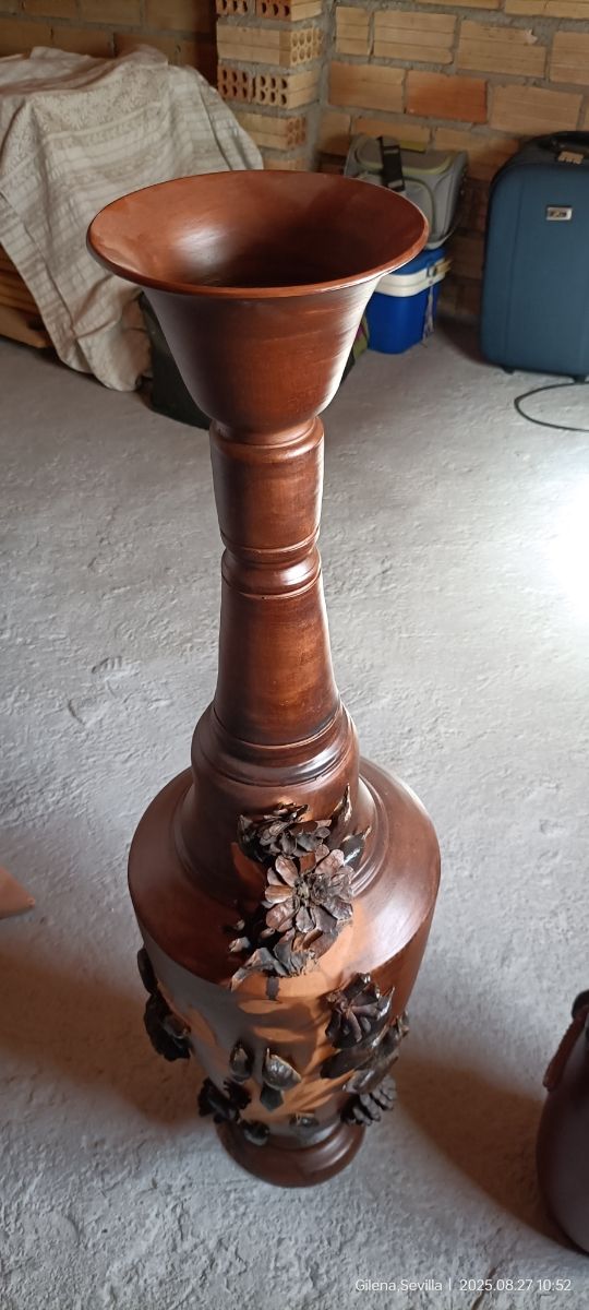 Jarrónes de porcelana marrón para restaurar