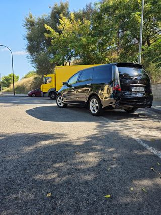 Mitsubishi Grandis 2007