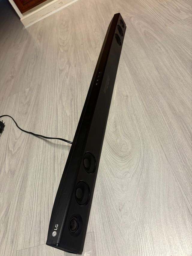 Barra de Sonido LG Negra