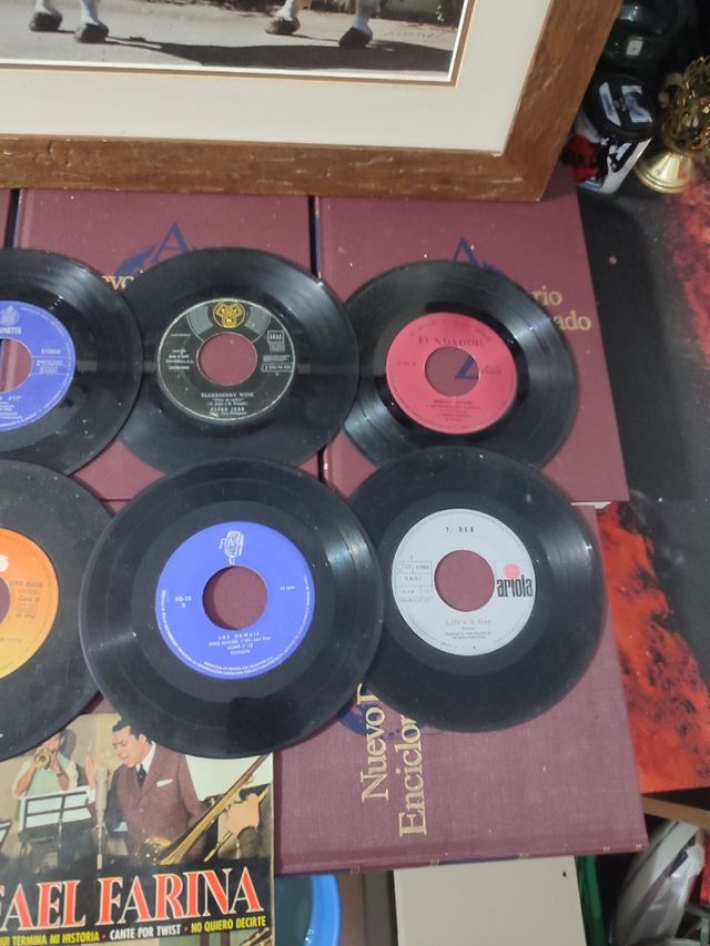 Lotto di circa 20 vinili a 45 giri/min