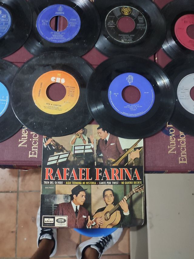 Lotto di circa 20 vinili a 45 giri/min