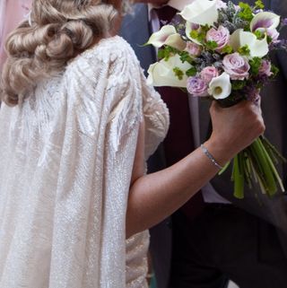 Traje de Novia con Capa Elegante blanco- champán