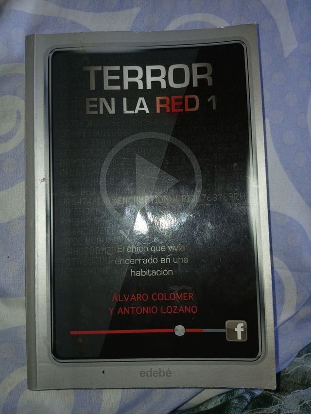 Terror en la red I: El chico que vivía encerrad...