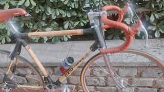 Bicicleta bambú artesanal ecológica