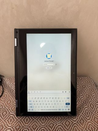 Portátil Lenovo Táctil Negro